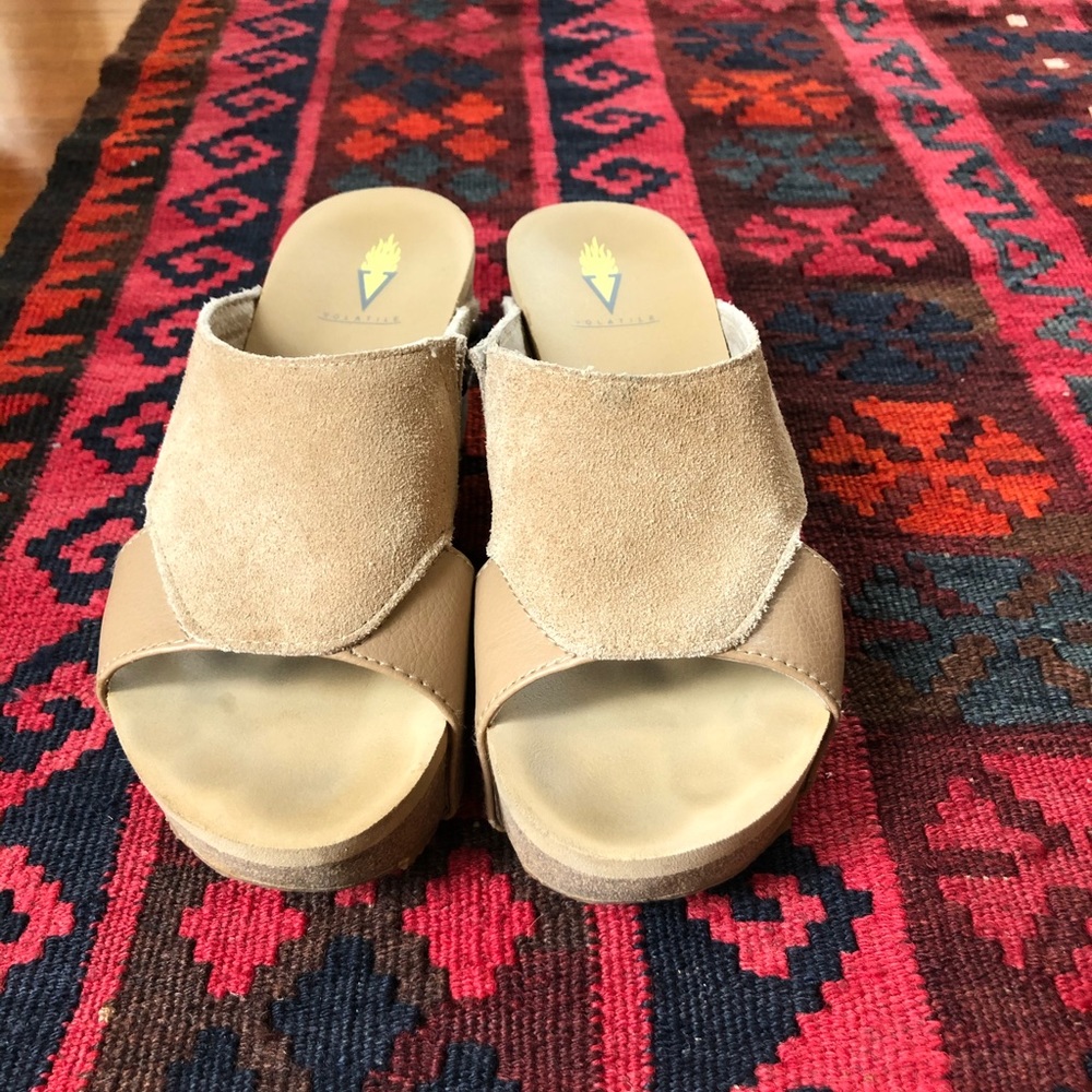 Volatile suede wedges size 7